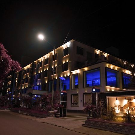 The Fame Hotel Jadabpur Exterior photo