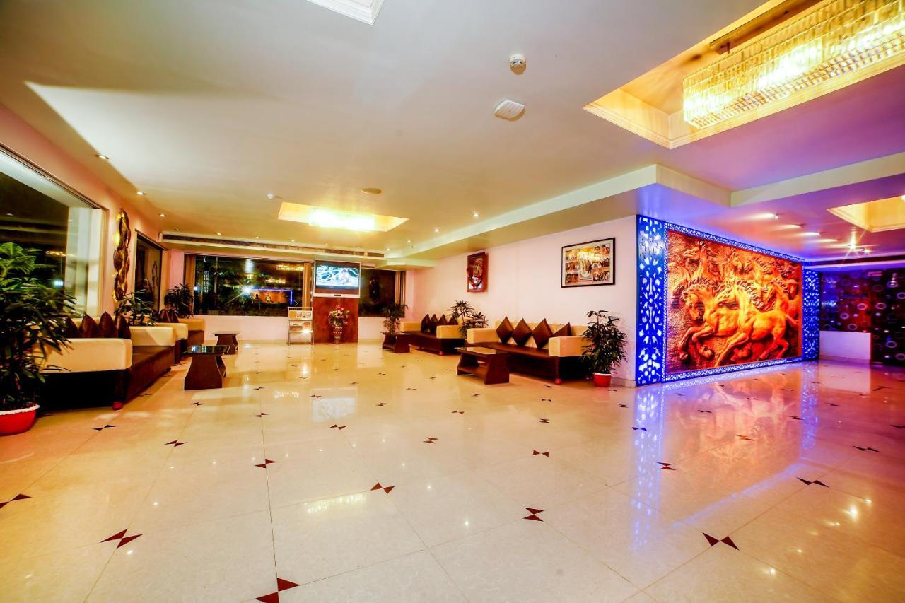The Fame Hotel Jadabpur Exterior photo