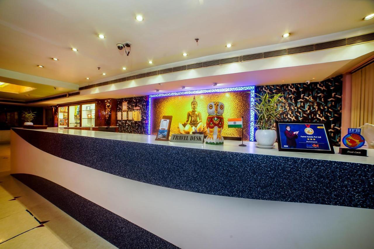 The Fame Hotel Jadabpur Exterior photo